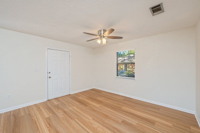 Photo - Cozy Duplex in the Heart of Niceville!