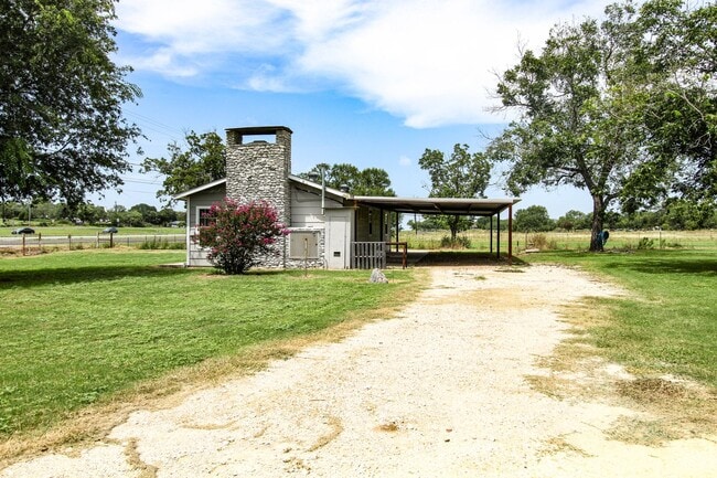Photo - 17673 Interstate 35 Access Rd Casa