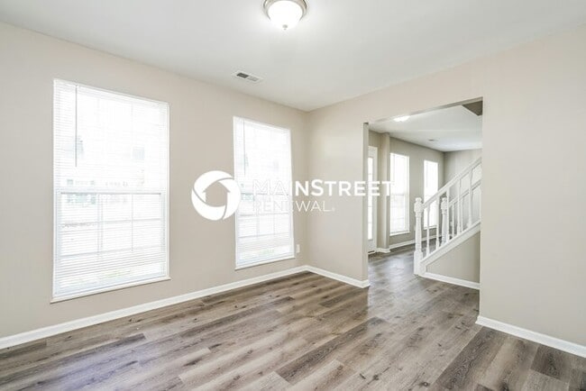 3 Bedroom Pet-Friendly Home in Grove City, OH with Main Street Renewal