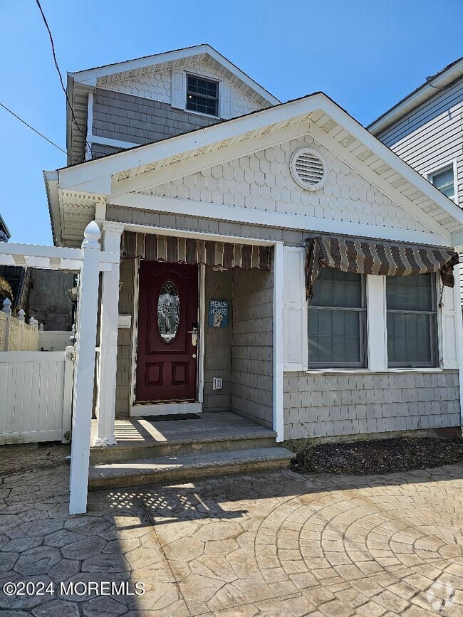 Building Photo - 57 Porter Ave Rental