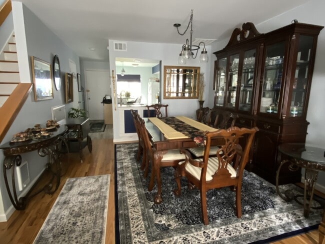 Dining room - 4 Staunton Ct Unit C