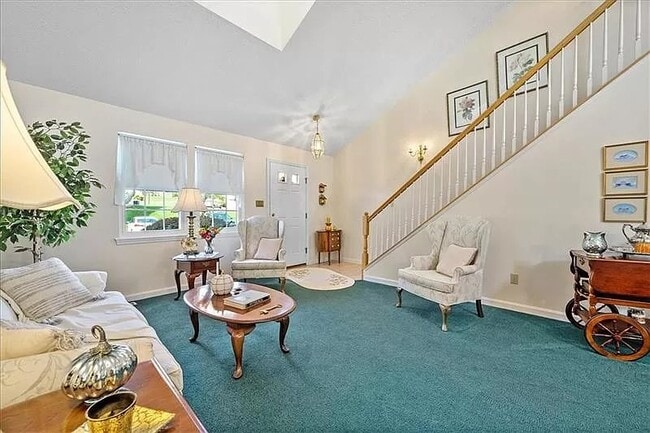 Photo - 103 Paddock Ln