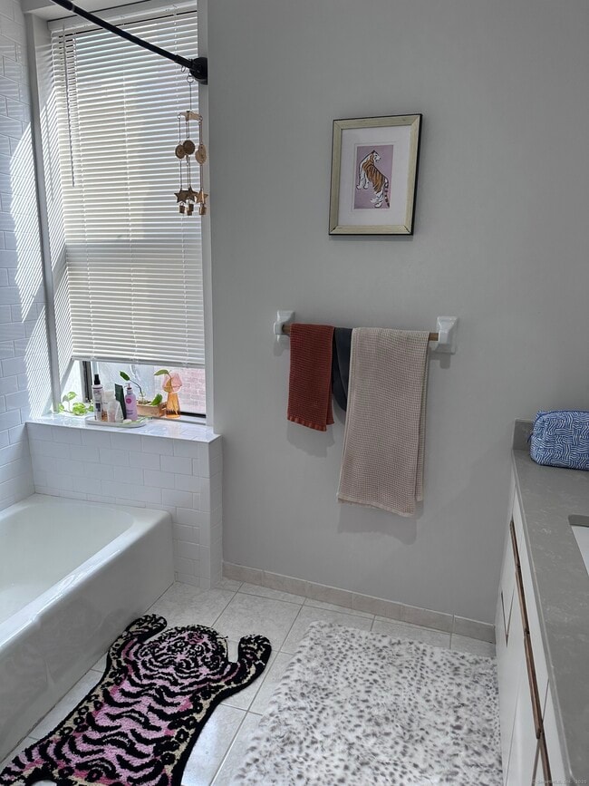 Photo - 83 Washington St Unidad 3B