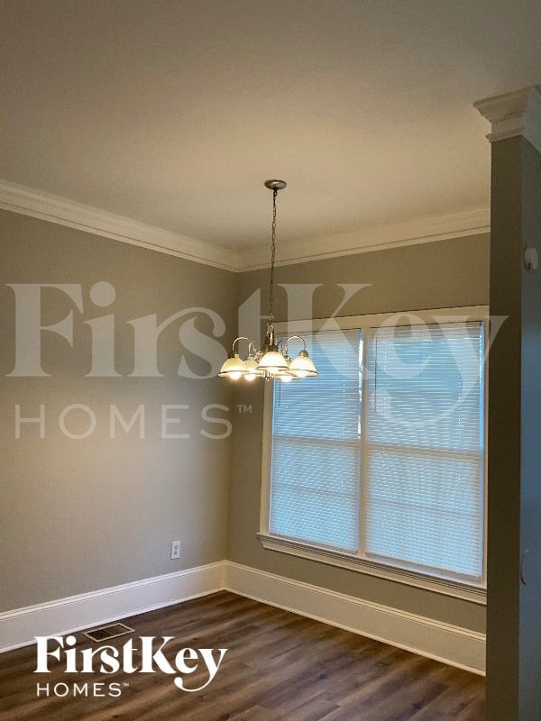 Photo - 171 Doane St SW