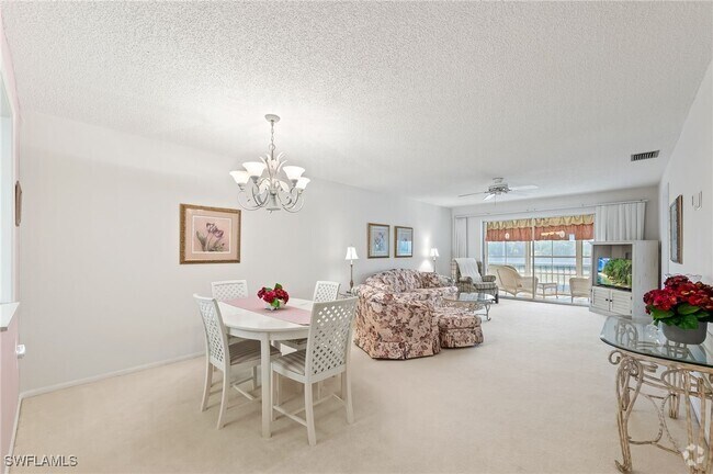 Building Photo - 300 Valley Stream Dr Unit 7D Rental