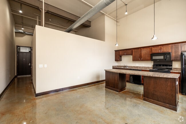 1 habitación, 1 baño - 740 pies cuadrados - Sala de estar - Rumely Lofts