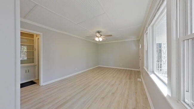 Photo - 2001 Wren Rd