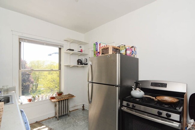 Photo - 4400 N Racine Ave Unidad 4