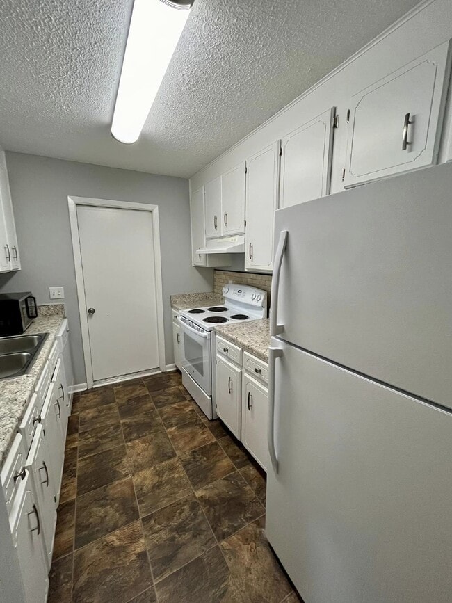 Photo - Available now FOR RENT in Dothan, AL!!