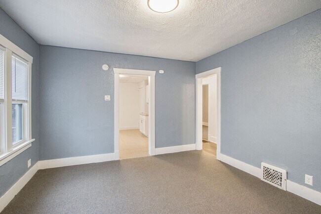 Photo - 702 Fenimore Ave