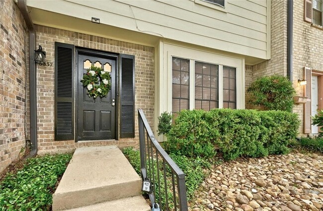 Photo - 6637 Valleyside Rd Townhome