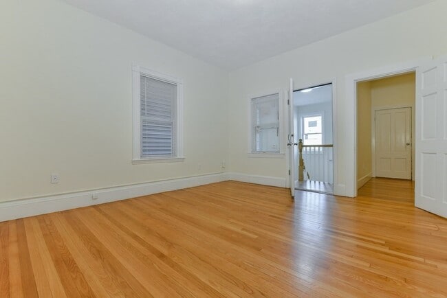 Photo - 458 E 7th St Unit 1