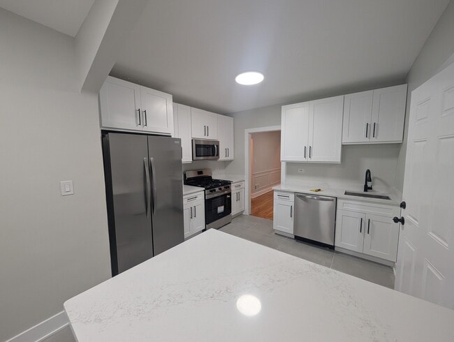 Photo - 5801 N Richmond St Unit 1