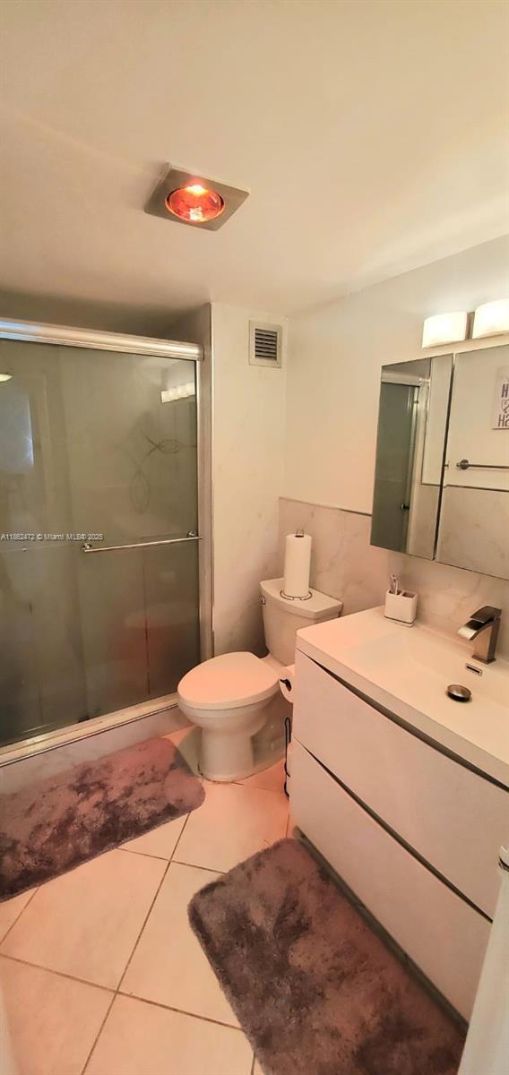 Photo - 2450 NE 135th St Unidad 803