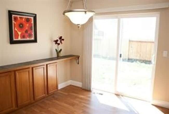 Photo - 3 Bedroom 2 Bath home with 2 car garage in Belgrade.