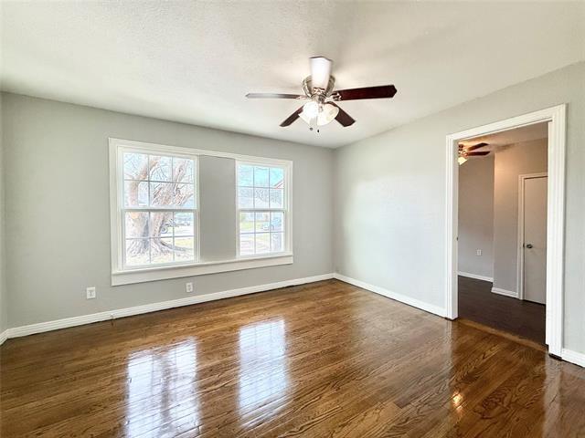 Photo - 4813 Sandage Ave