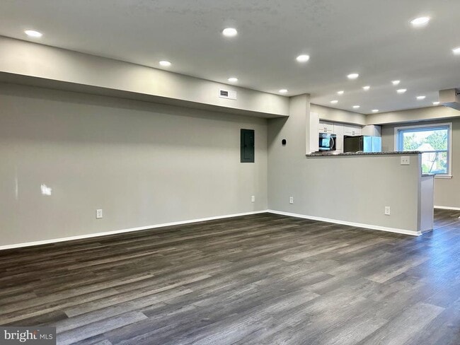 Photo - 313 Sweet Briar Ct