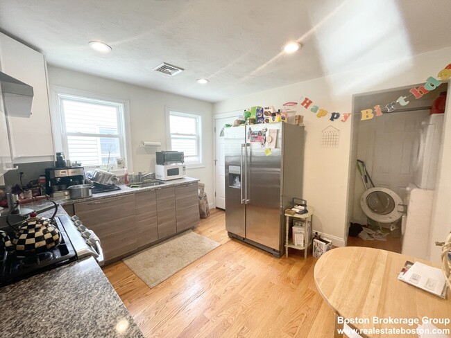 Photo - 7 Sudan St Apartments Unit #3