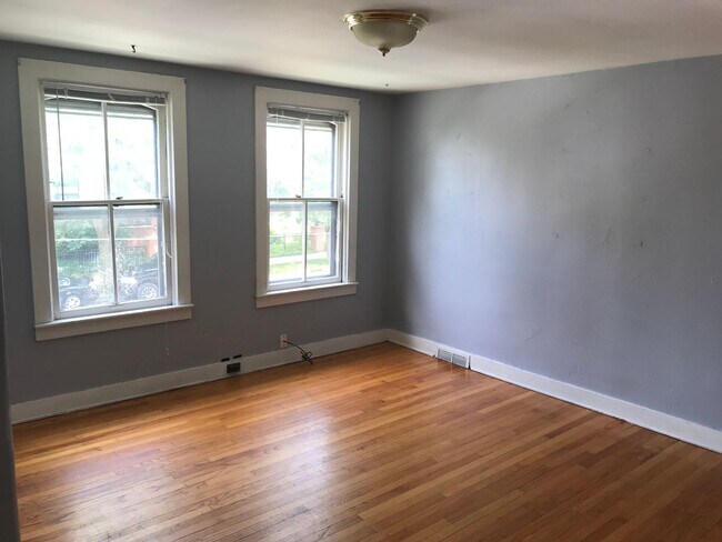 Photo - 533 W Doty St Unit #3