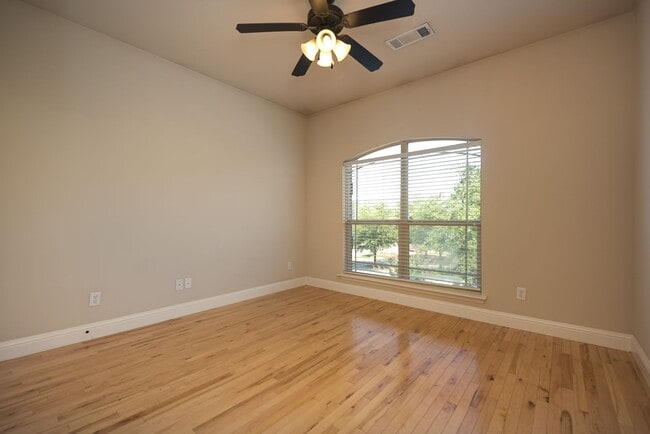 Photo - ** MOVE IN SUMMER 05/08/2026 ** 5 Bed 3 Ba...