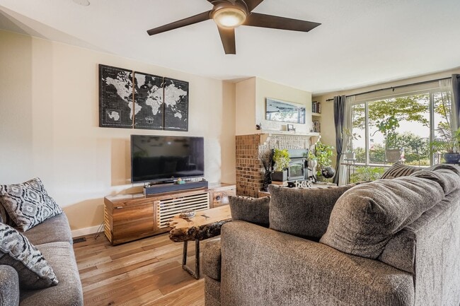 Living Room - 382 Gladiola St