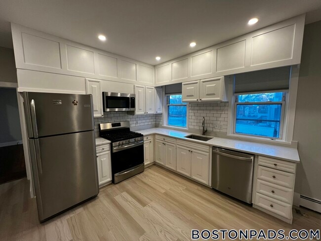 Photo - 158 Holland St Unit 1