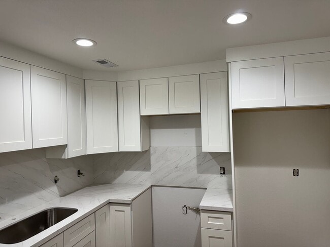 Photo - 5521-5523 Missie Way Unidad 5521 Missie Way