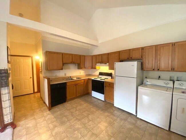 Photo - 74 Lakewood St Unit 2L