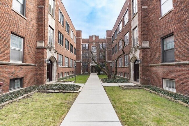 Building Photo - 2 bedroom in Evanston IL 60202 Unit 2E Rental