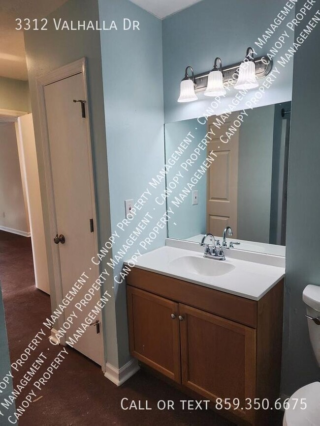 Photo - 3312 Valhalla Dr