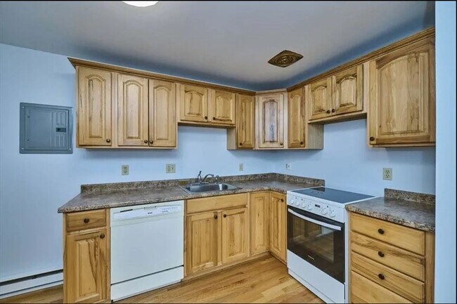3 Colonial Village Dr Unit 10