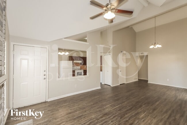 Photo - 16914 Kilwinning Dr