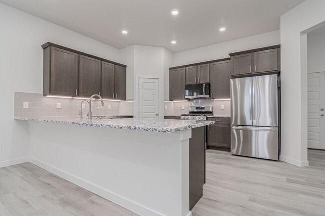 Photo - 2060 Acacia Ln