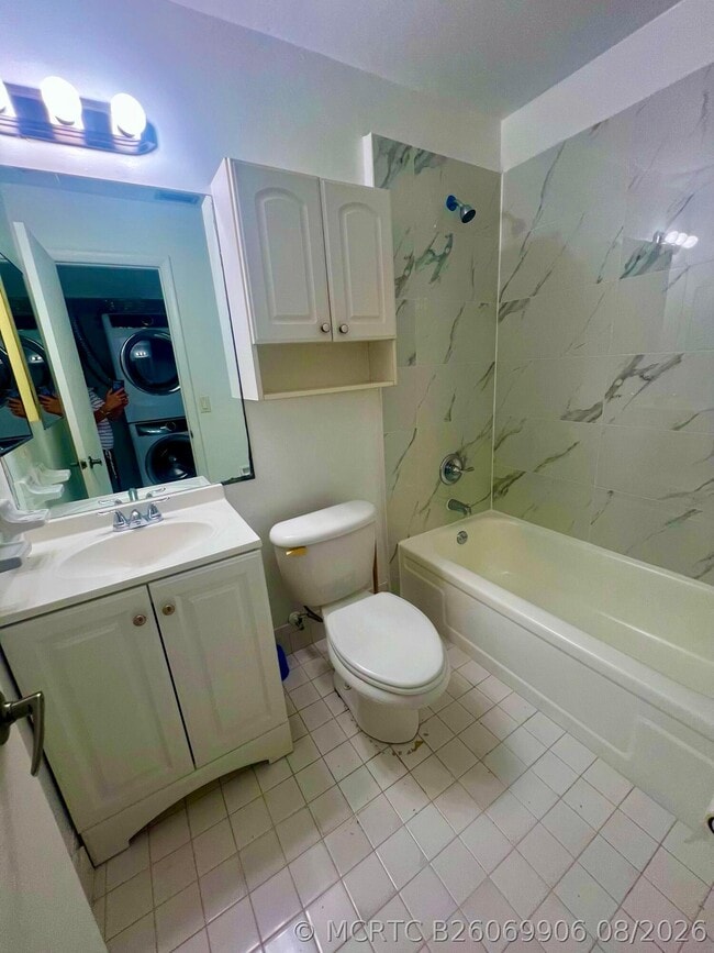Photo - 1348 Riverside Cir