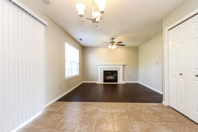 Photo - 19166 Strand Ct
