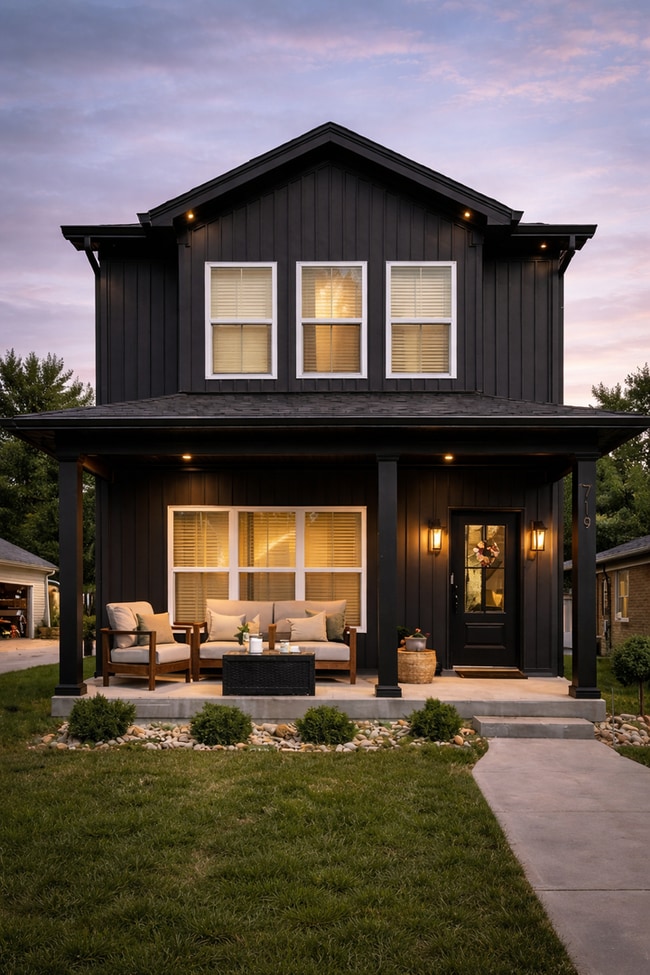 Building Photo - 3BR/2.5BA Home for Rent in Jeffersonville!  Two Car Attached Garage!