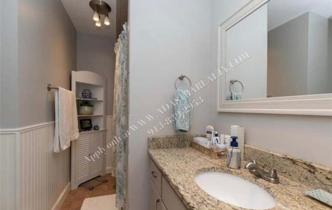 Photo - 621 N Cedar St