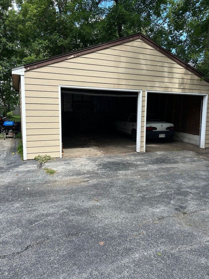 Photo - 405 N East Ave. (16 Unit)