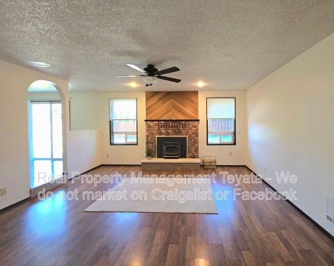 Photo - Hillspring Rd (1453)