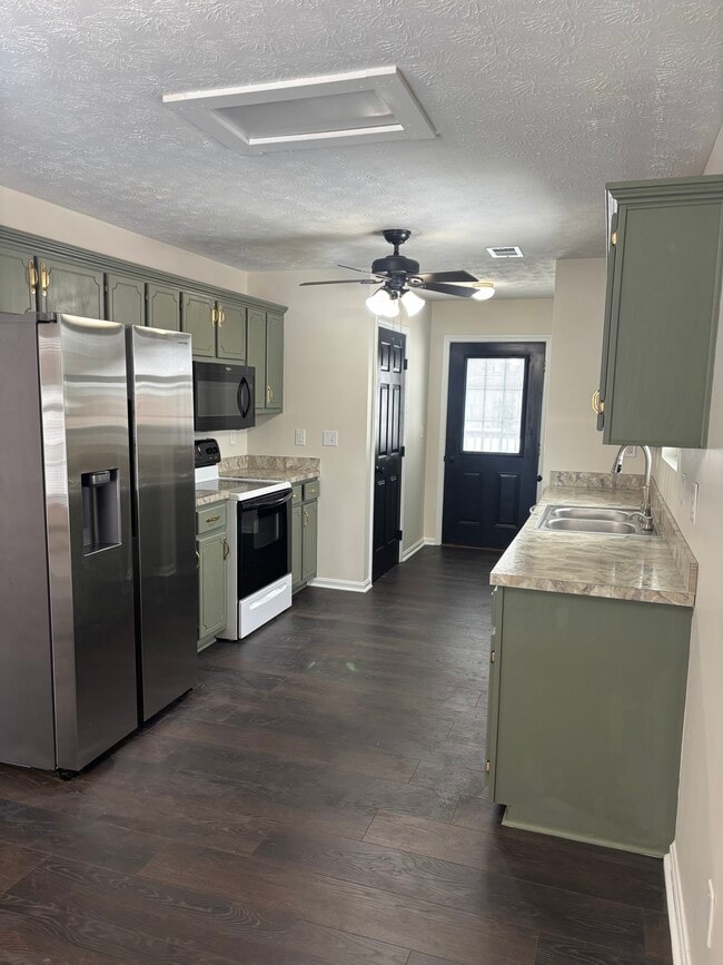 Building Photo - 203 Cypress St