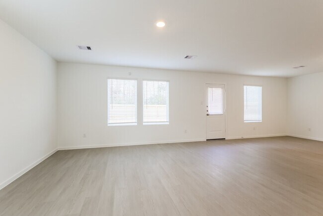 Photo - 1539 Crowson Rdg