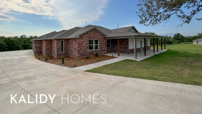 Photo - 1856 Salma Rd