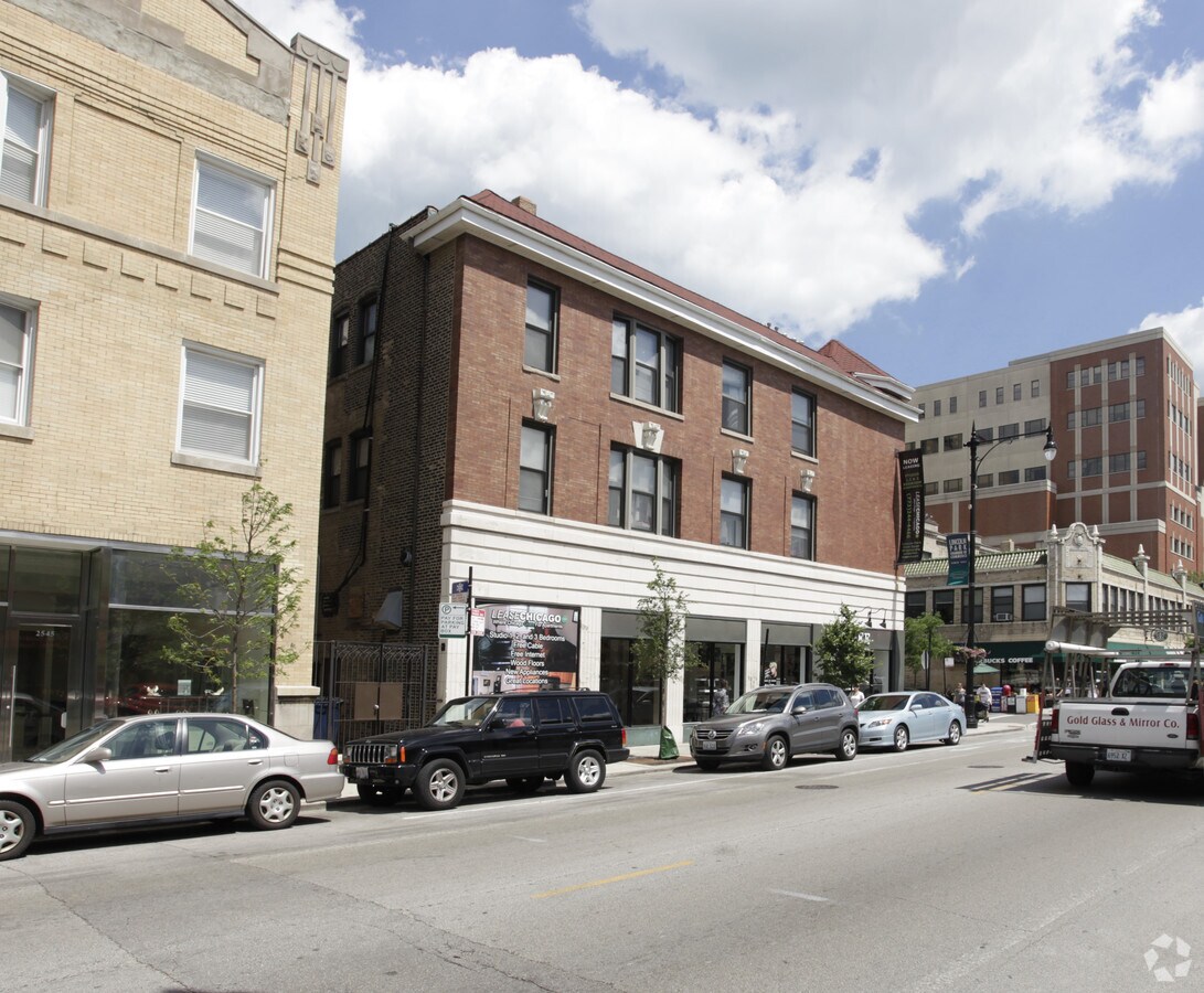 Photo - 2531 N Clark St