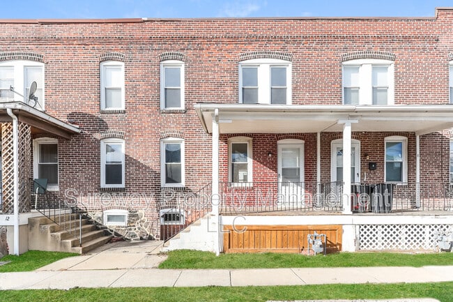 Building Photo - 10 W 8th St