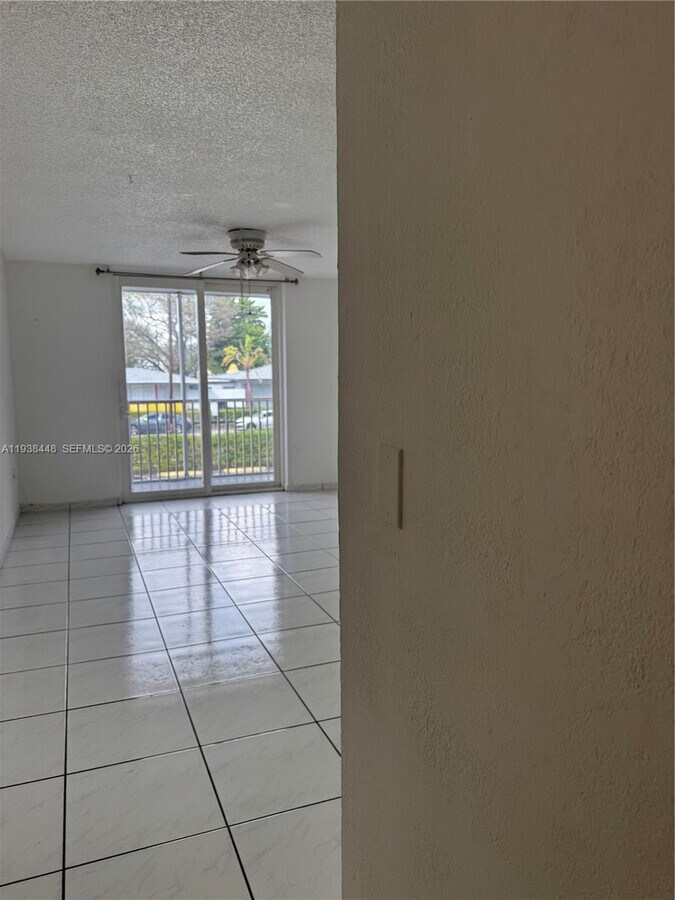 Photo - 16851 NE 23rd Ave Unit A211