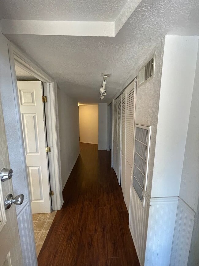 Photo - 1503 Delta St