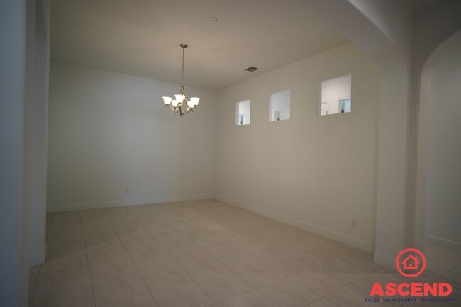8904 Costa Blanca Dr