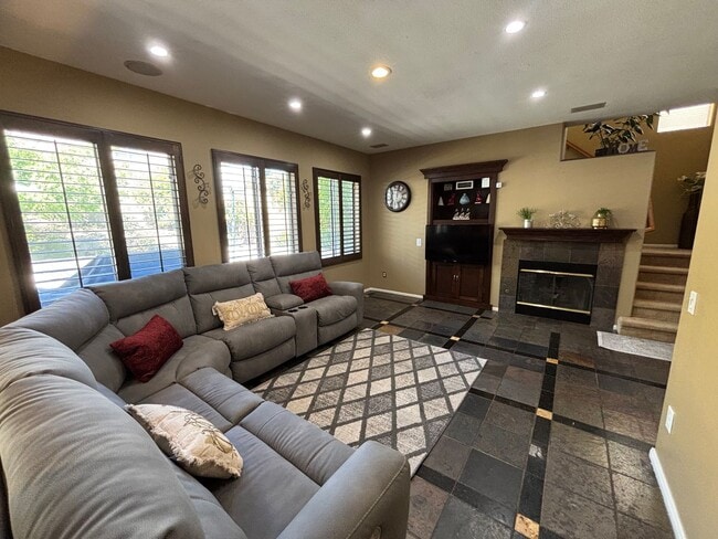 Photo - Spacious 3-Bedroom Home with a Big Loft & ...
