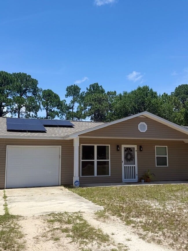 Charming Navarre Home on Nearly Half an Acre - Charming Navarre Home on Nearly Half an Acre