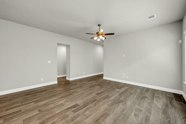Photo - 328 Rise Ln